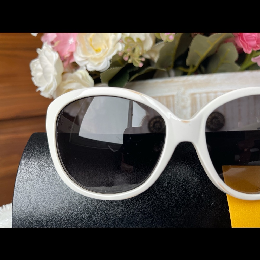 Sunglass - image 3